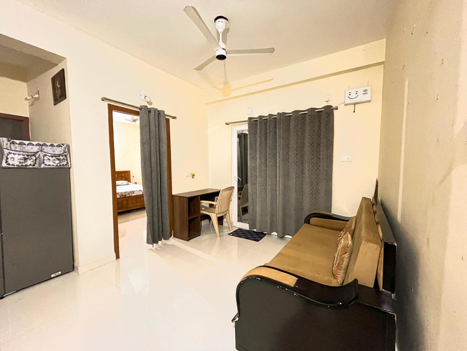 Hnm - Fully Furnished 1bhk Flat With Kitchen Apartemen Puri
